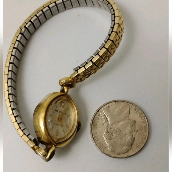 Westclox 21 Jewels Goldtone Stretch Bracelet Watch Women's New Battery Works - Picture 7 of 7